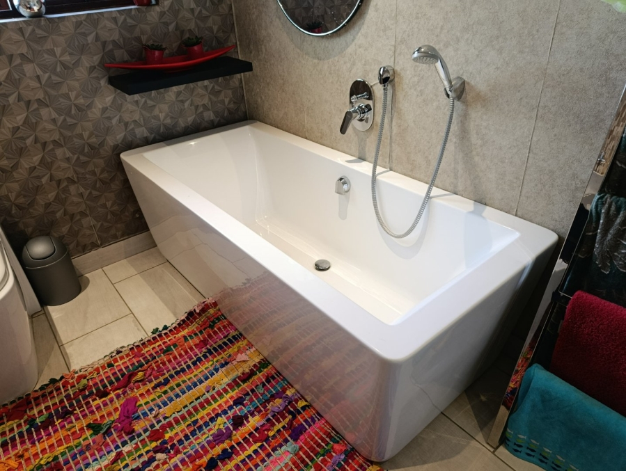 5 Bedroom Property for Sale in Heuwelsig Free State